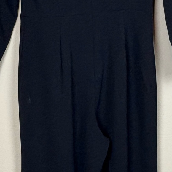 Tommy Hilfiger Black Long Sleeve V-Neck Jumpsuit with Chain Detail; Size 2 - Picture 7 of 13